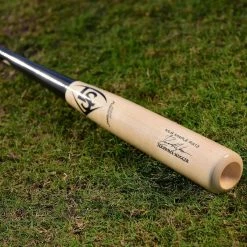 Louisville Slugger MLB Prime Signature Series RA13 Ronald Acuna Jr. Game Model Wood Baseball Bat: WBL2436010 -Diamond Sport Gear Online Shop 6299fd84a1fe3f9f7169161d7a77b8e06ba61bc7 RA13